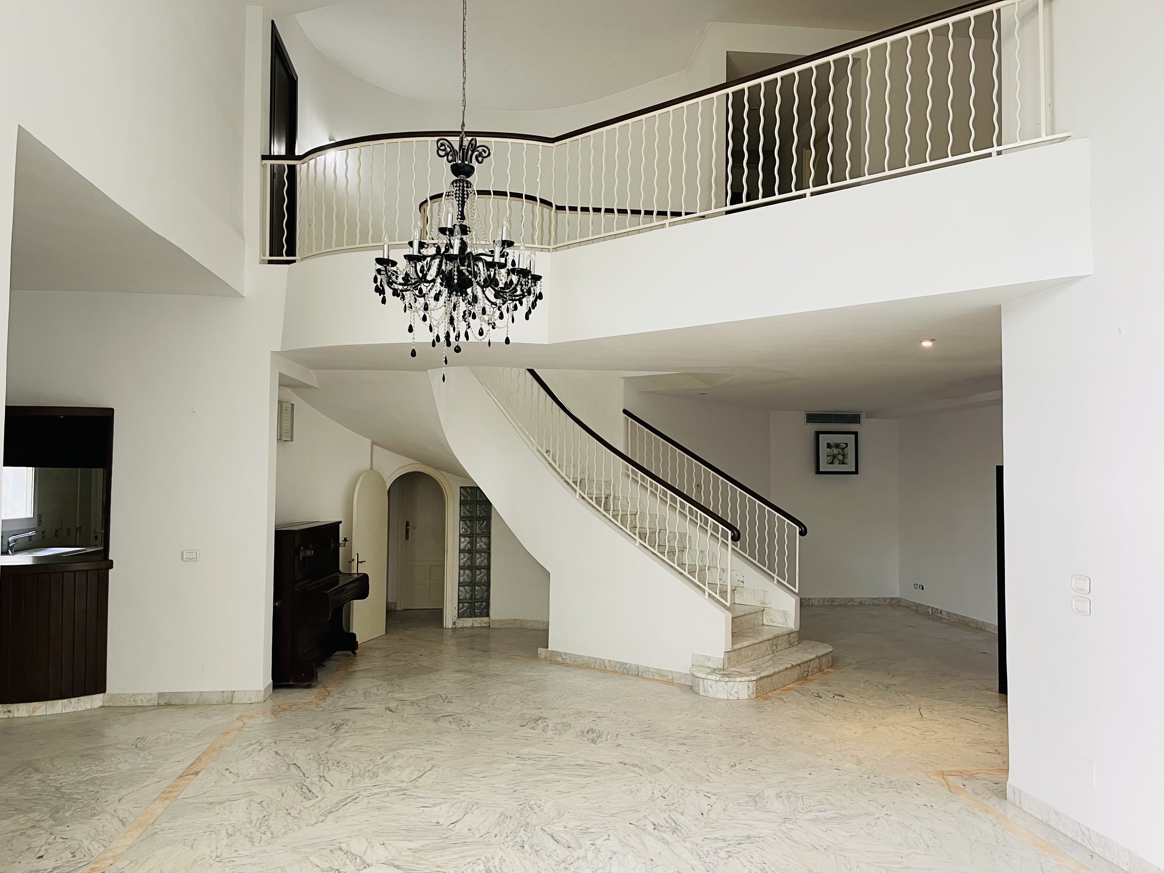 7A3375EA-F5F9-49E8-B81E-BC9F9A3705E5