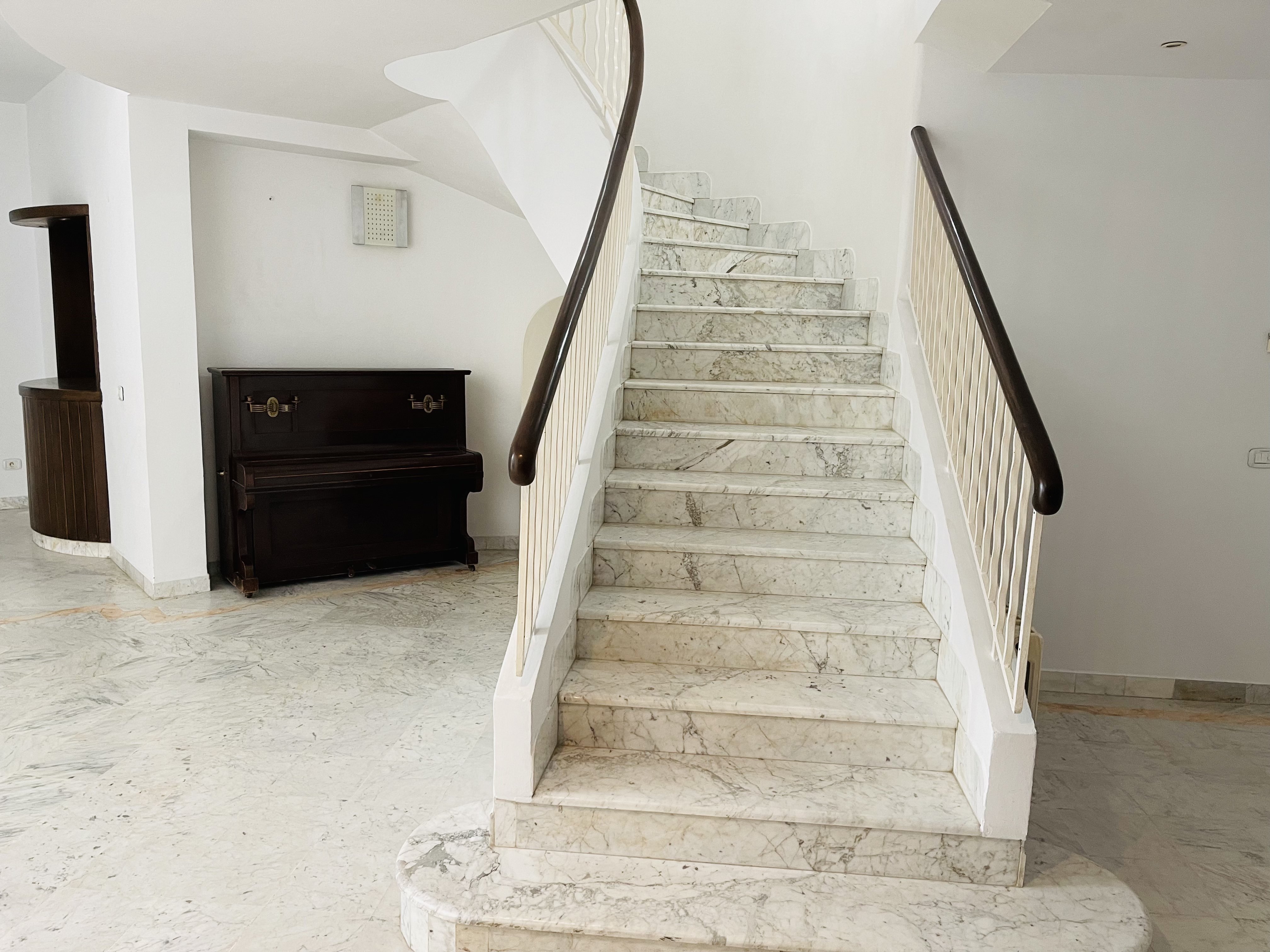 819702E6-C94F-49A5-BDAD-42C1D94E321E