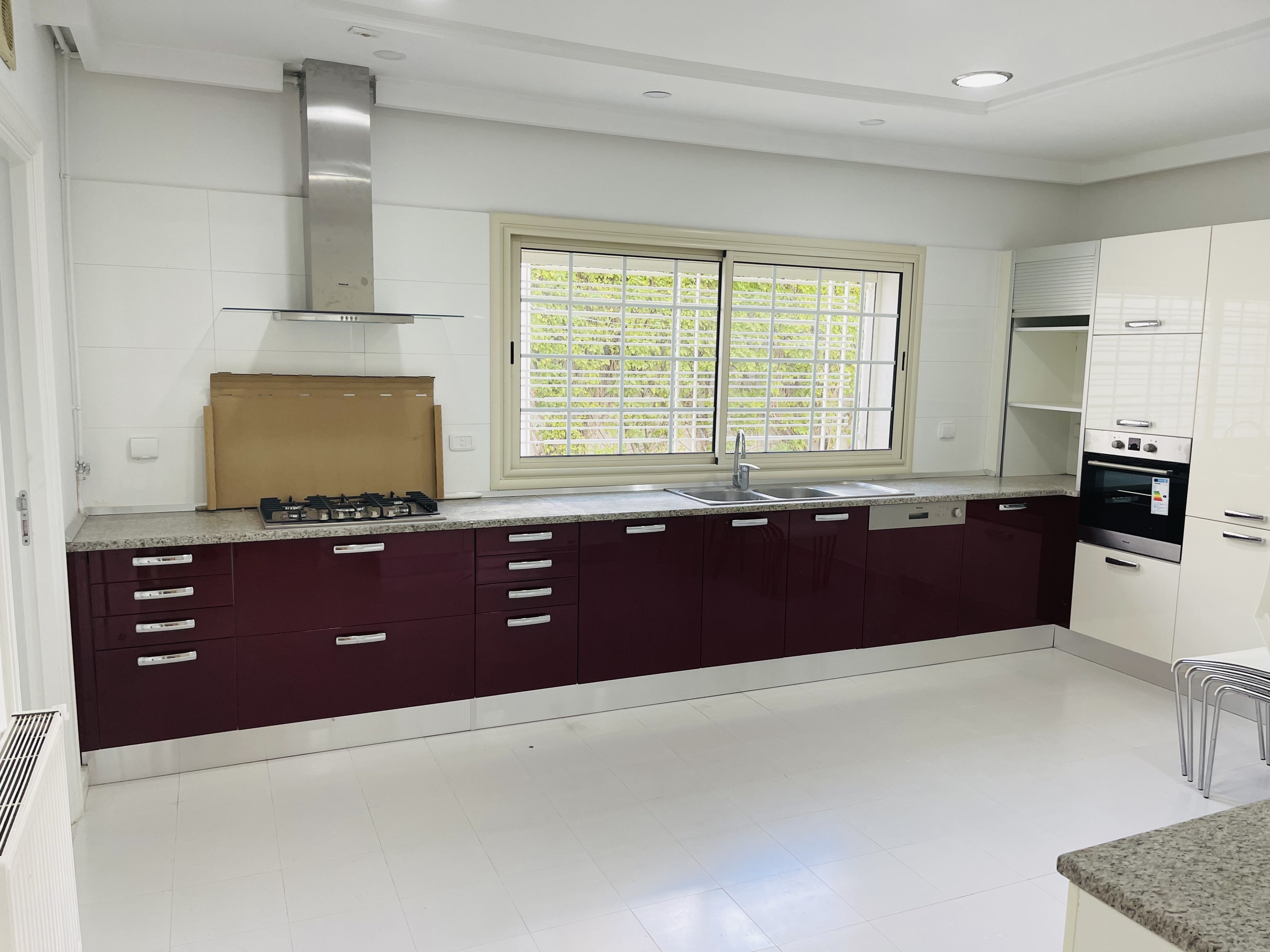 81E74429-BC8A-4011-AE83-9706E746E8B5