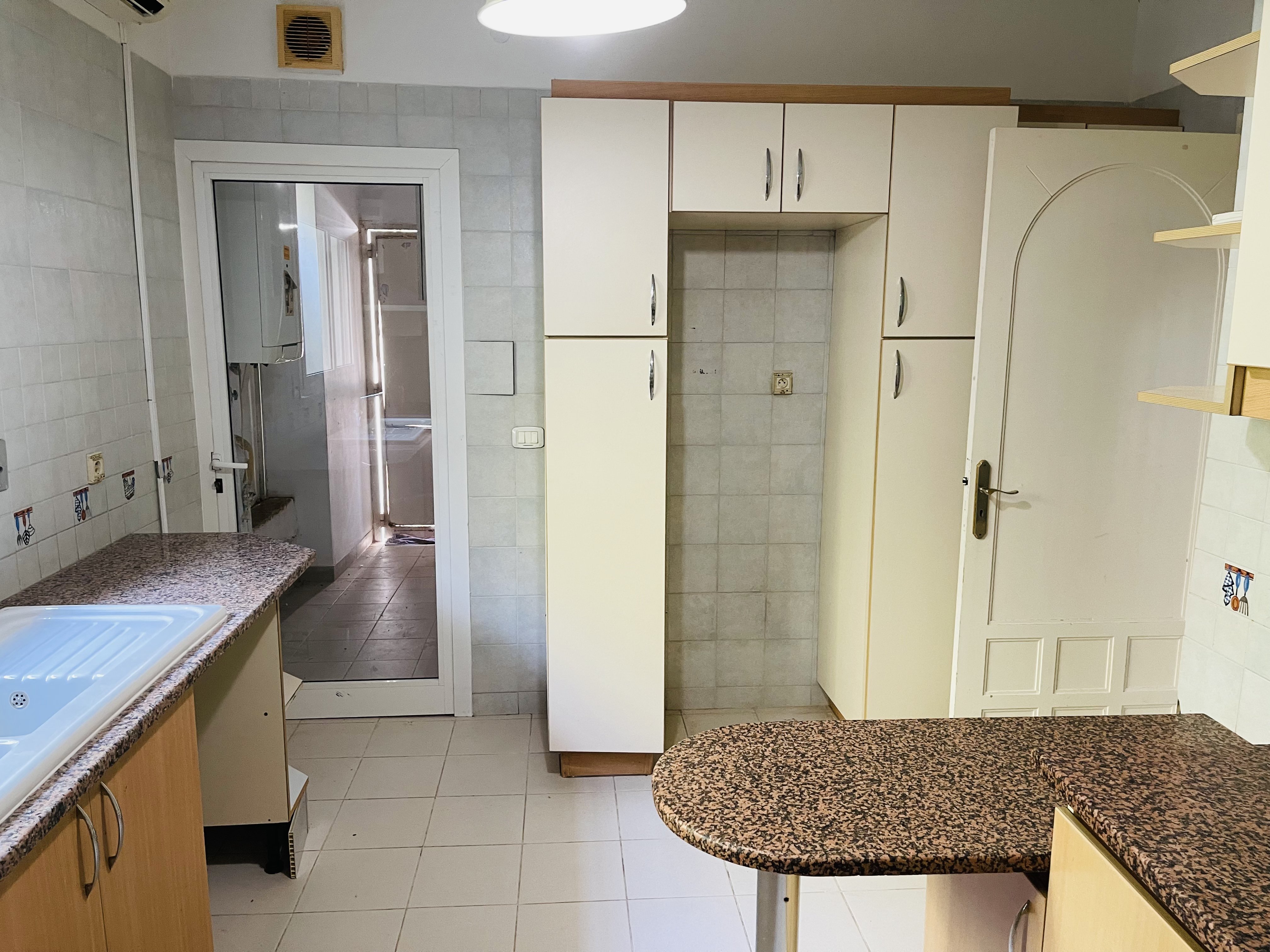 8B5FC9E2-4B26-4EEB-A070-20D68204AFDC