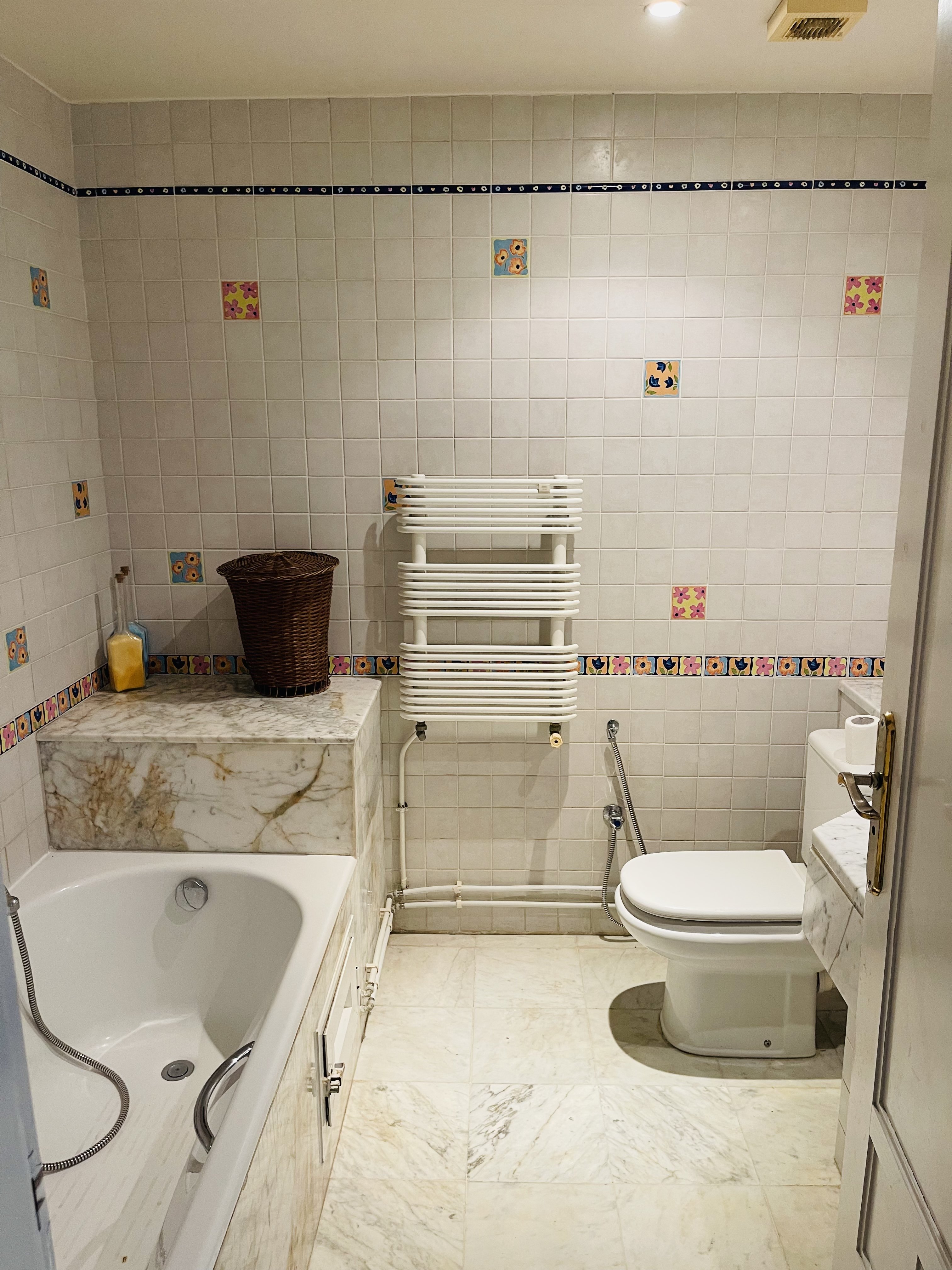 EAD1582B-8B0A-4ED1-90A2-2E57E050D202