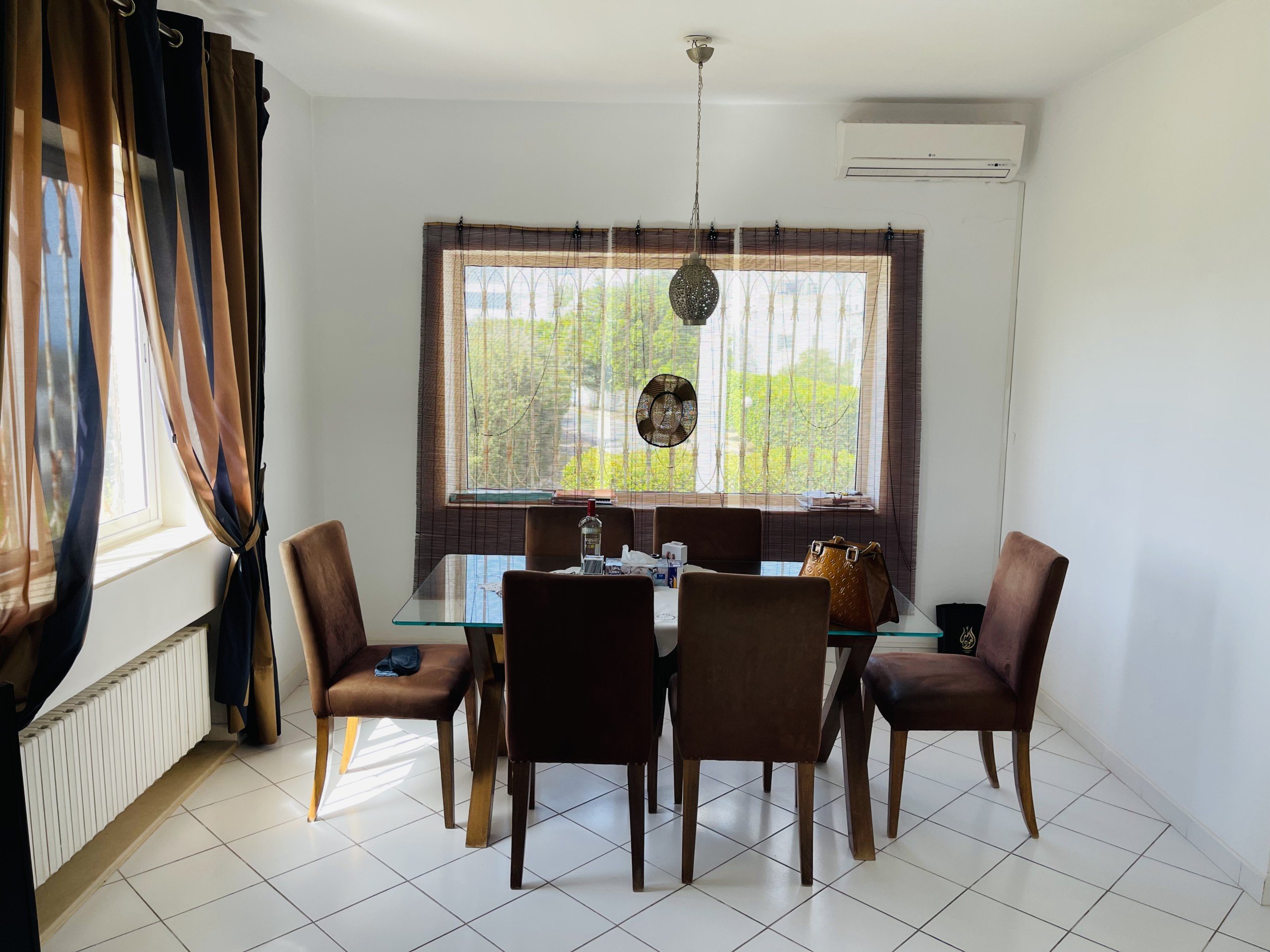 28787B75-6FD9-44AB-A66D-9636C10170AA