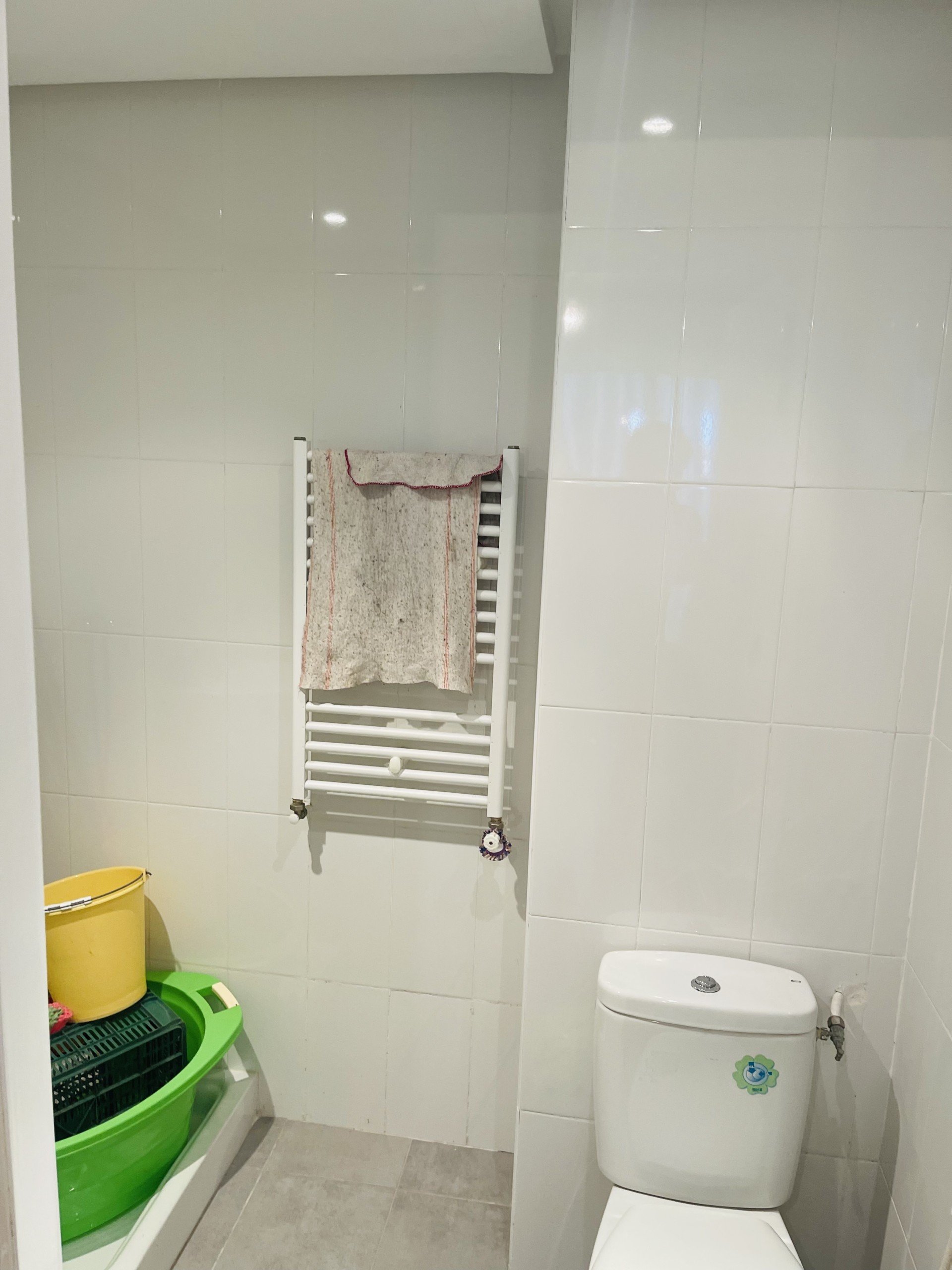 6917F636-877B-4B5F-AD1F-18CAAE03B871