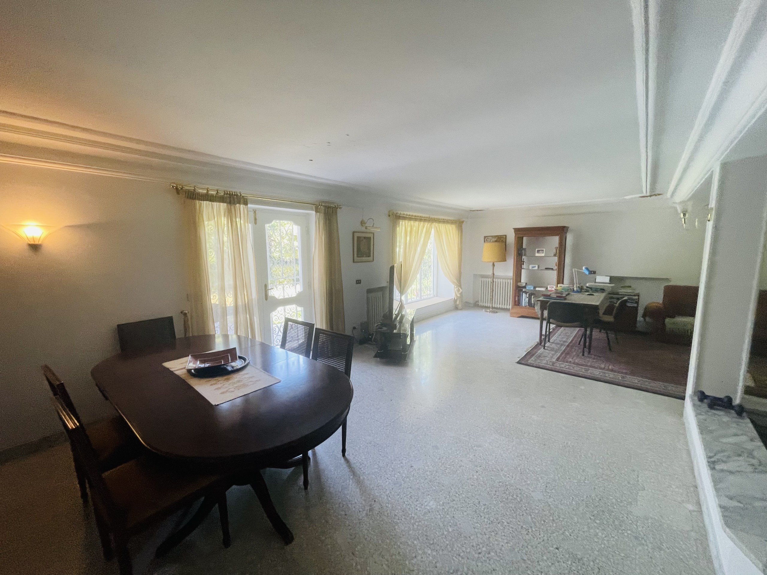 C6D546D0-2203-41F6-BD6B-1B4AACAB2CE7