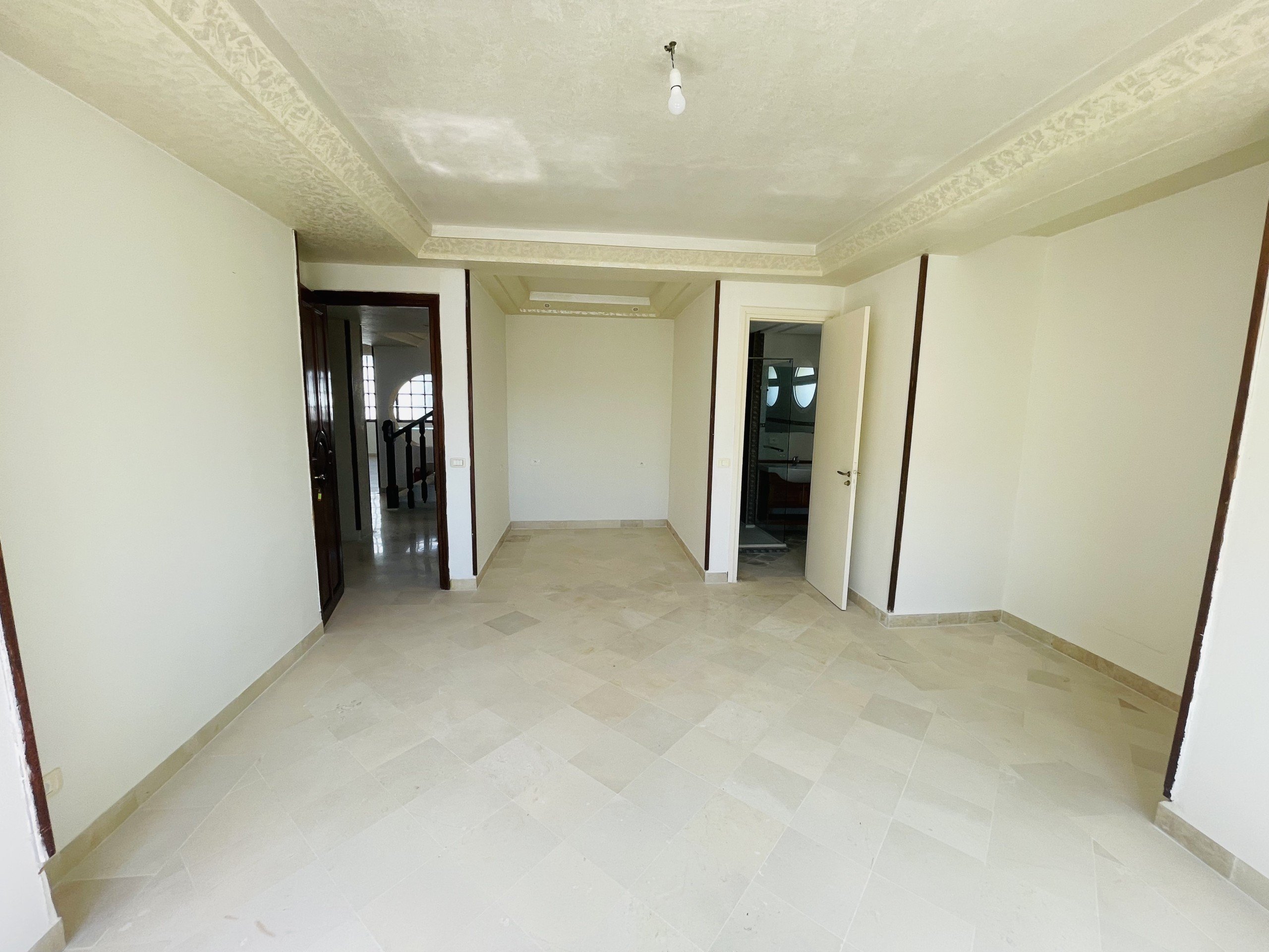 18476164-5648-4395-B43D-943F21802A7E