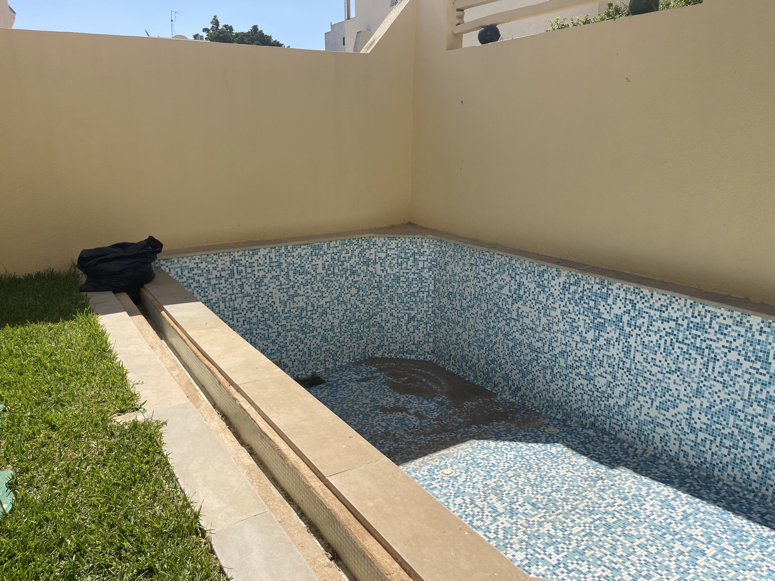 F2E30BFF-F0BF-4C56-8B24-47380BB50B27