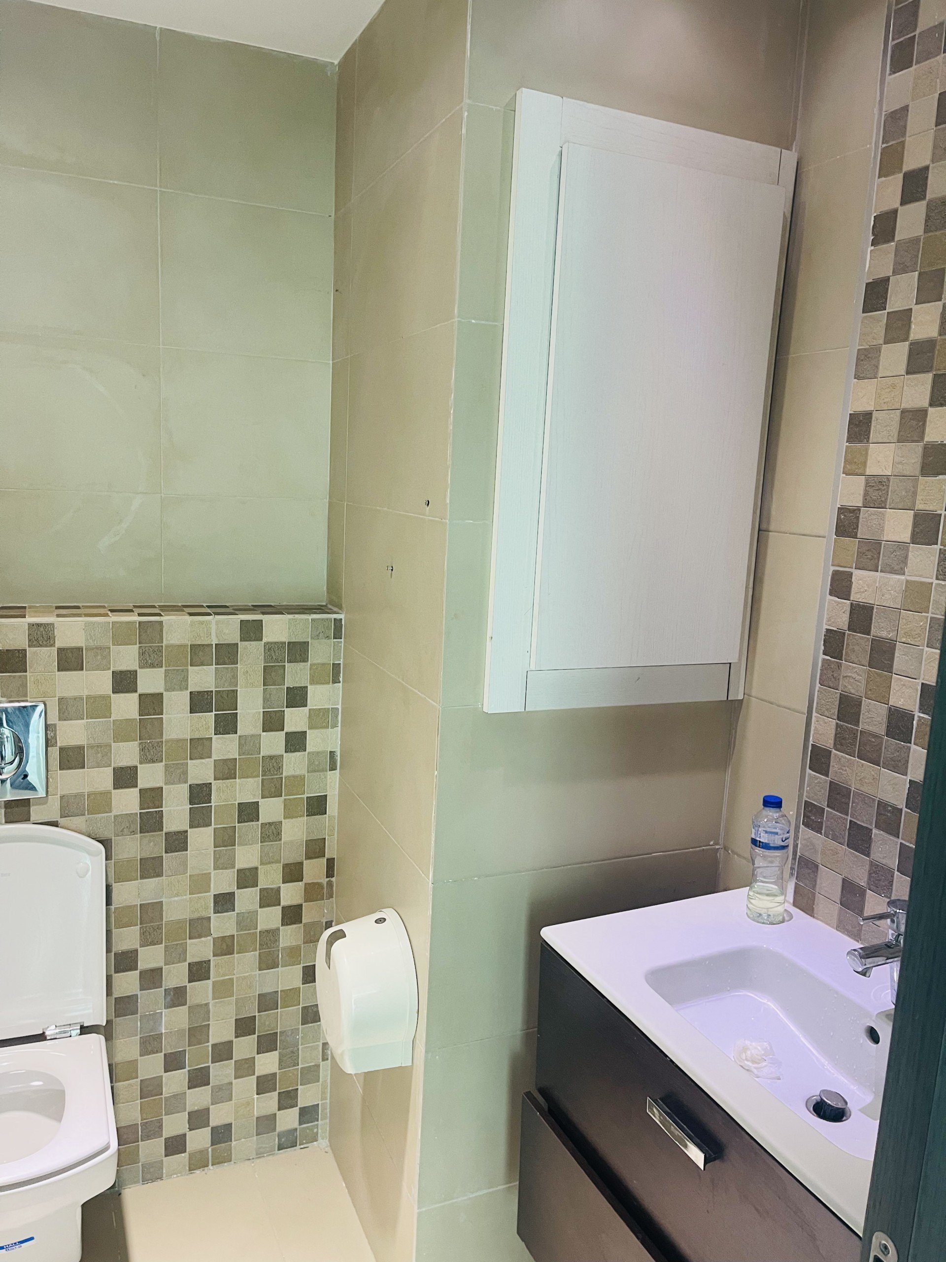 24DB45E0-04FE-4AE4-9E4C-C59F3F5C615C