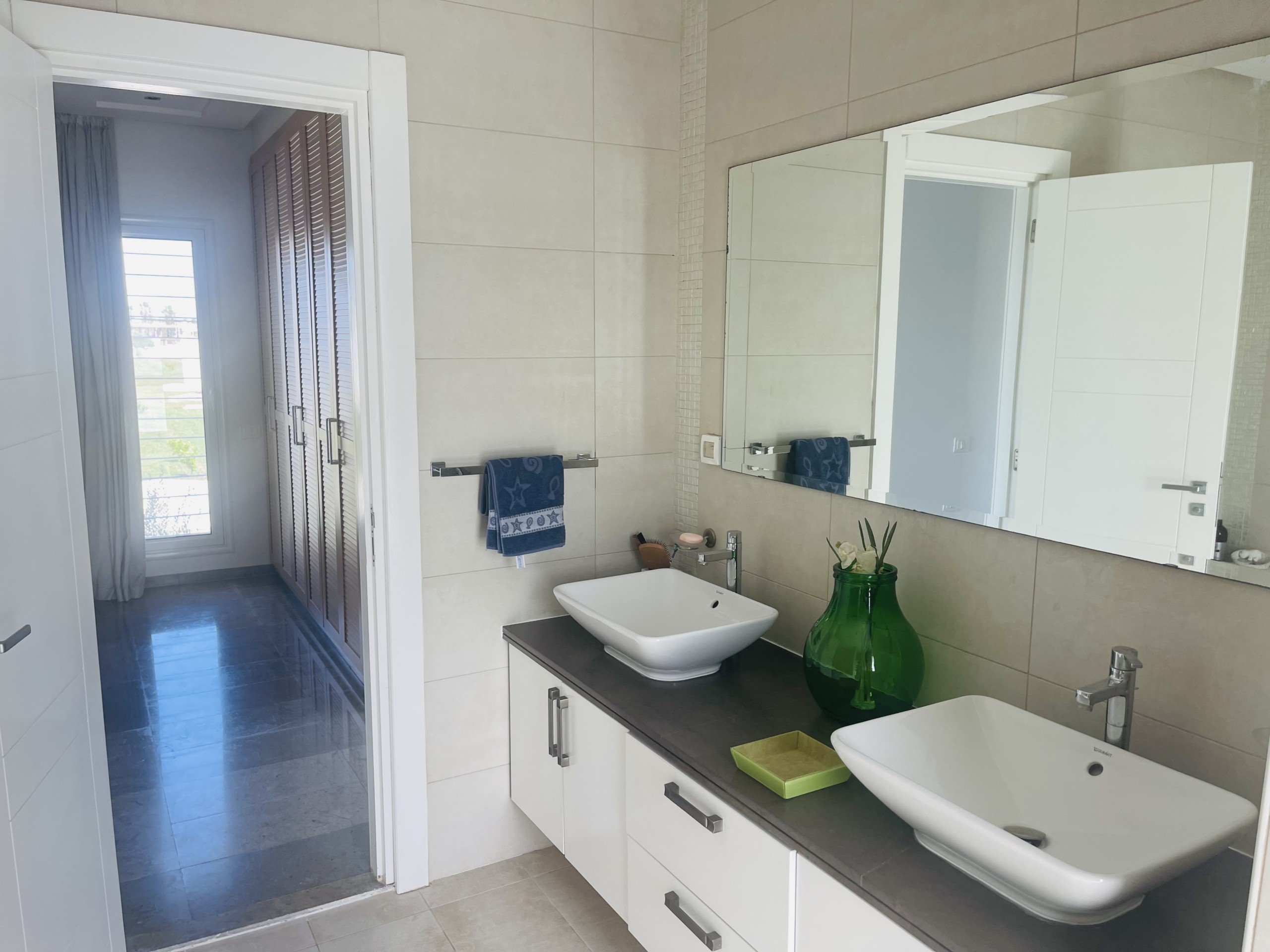 438EA034-0072-4503-93DE-2AD9E3DACC7A