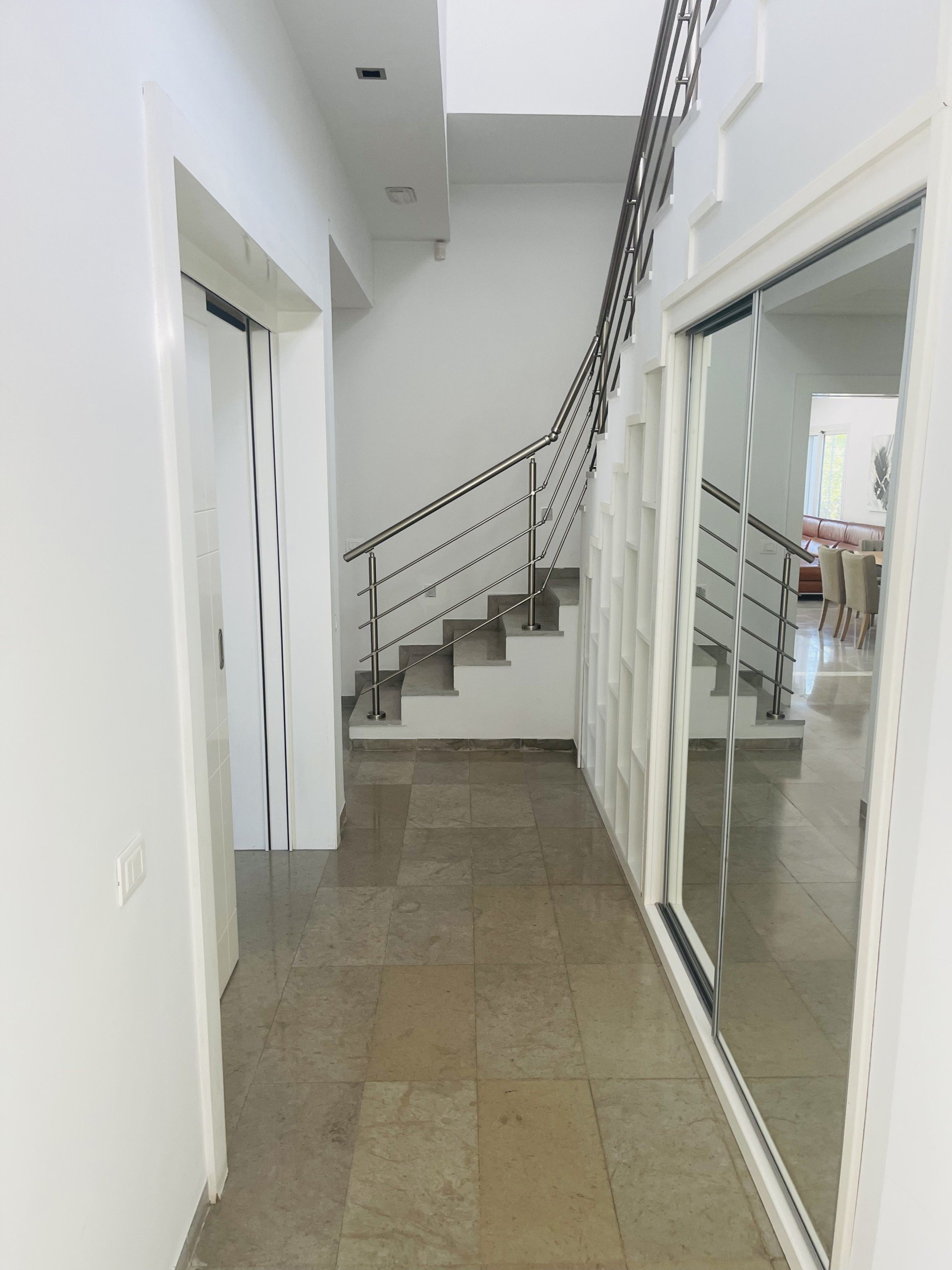 7D8618EE-D94D-4C9B-A2F8-55A8C9773892