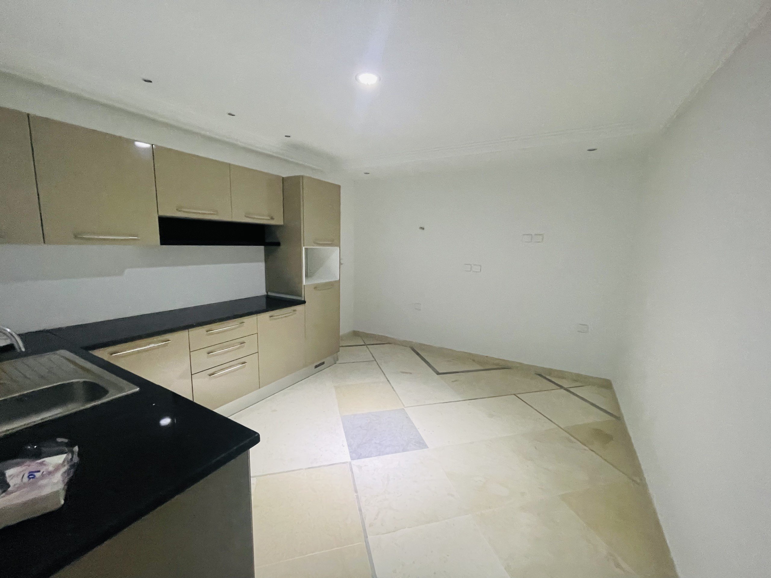 E6C25E0F-C754-40E6-B055-C98B5FFBA6FE