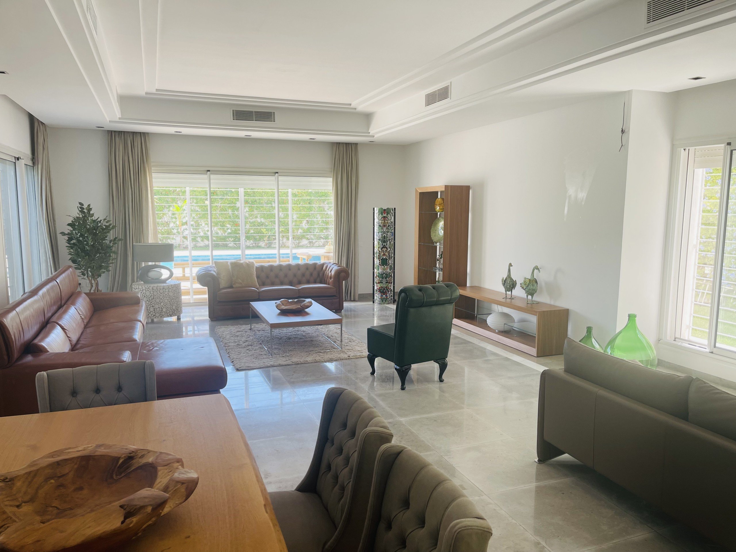 EDB77176-E9B9-470A-8582-9F0F503C829A