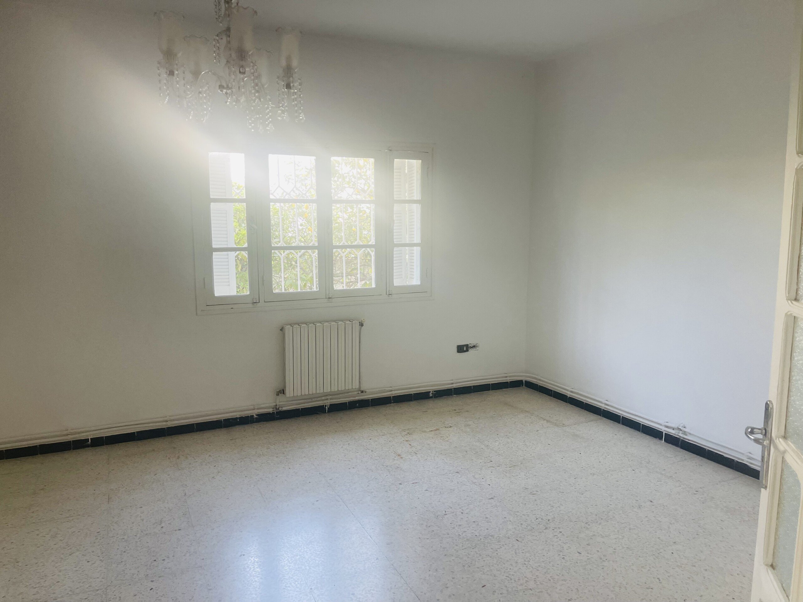 25240DEE-ABDA-4A4E-B05E-8991D8C9D675