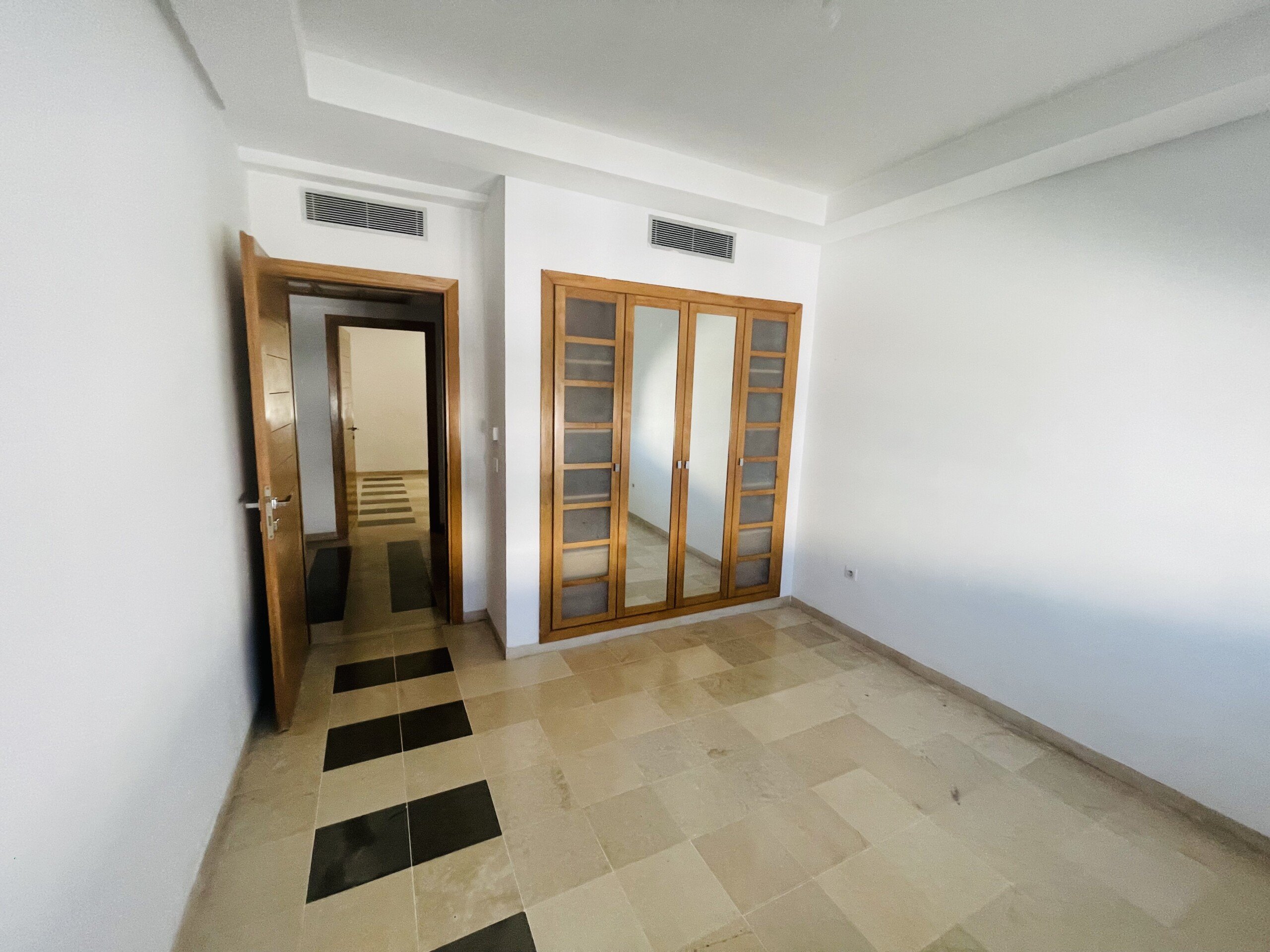 1E15DDF8-9982-4EF9-80A3-2391C69E7018