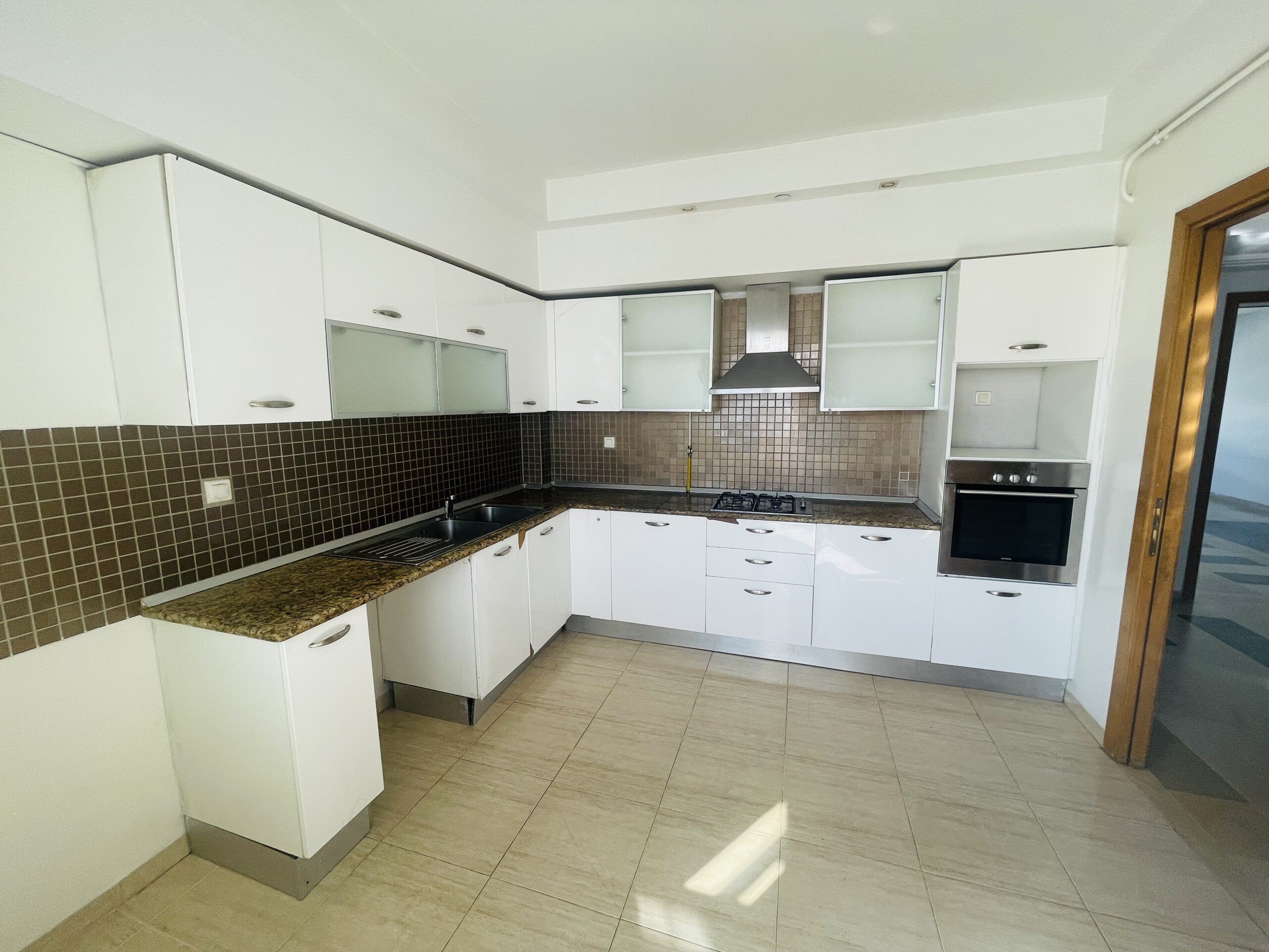 93F6D416-1645-418A-BD89-B6C0B6D6ADDF