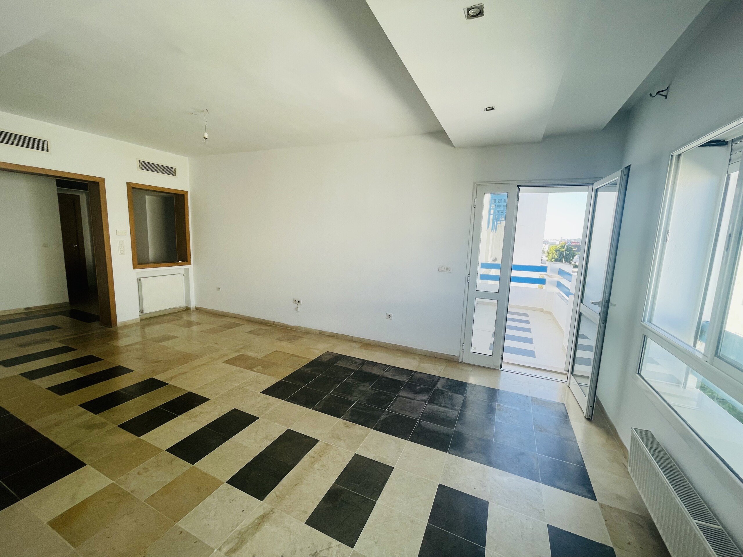 CB3F5D23-C301-467A-ADC6-C559072CD474