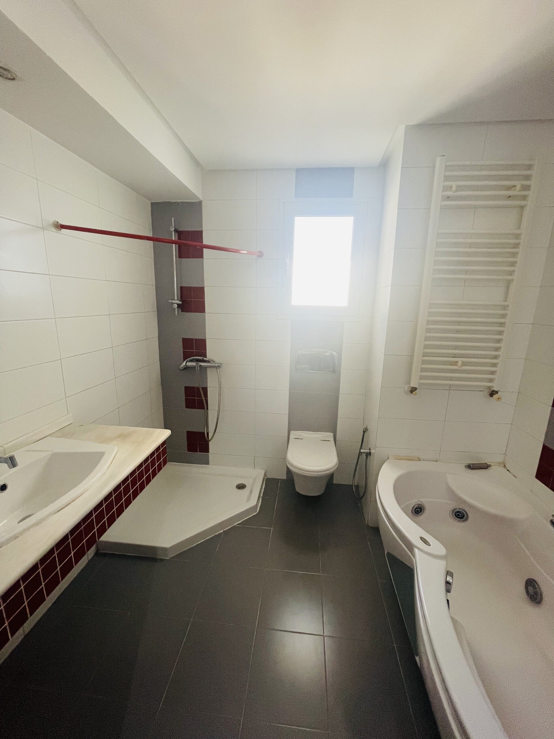 DB0DF24F-0D14-4FF3-9393-A5B86E652E5B